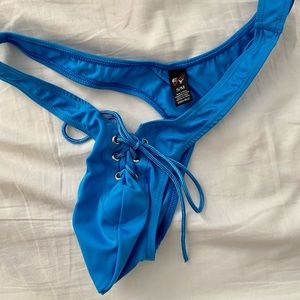 Men’s lace up thong